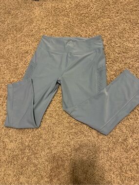 WNS Cali Active Baby Blue 3/4 Leggings Sz Medium EUC